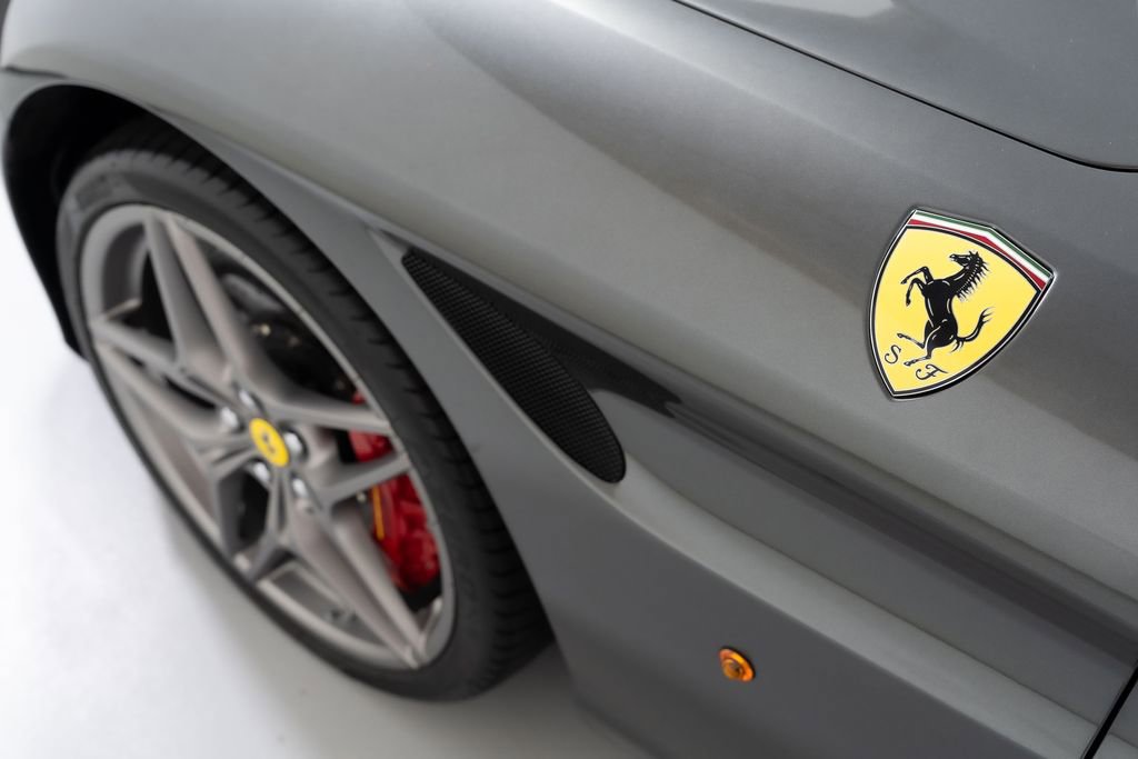 Used 2015 Ferrari California T RWD image 49