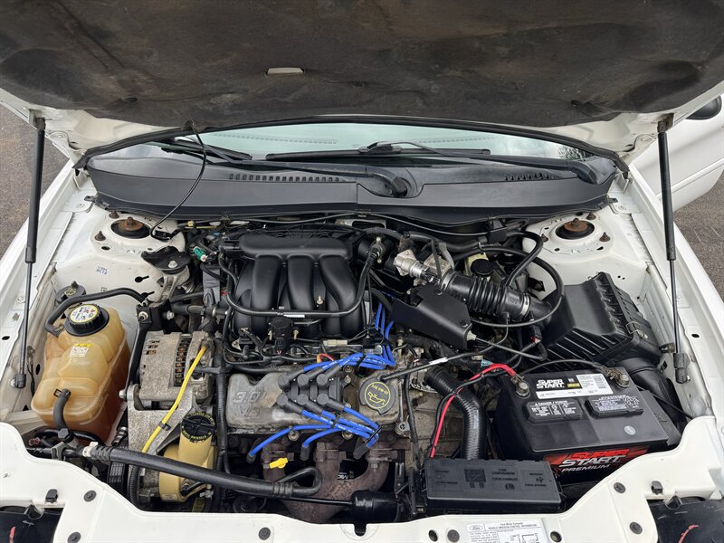 Used 2005 Ford Taurus SE FWD image 27