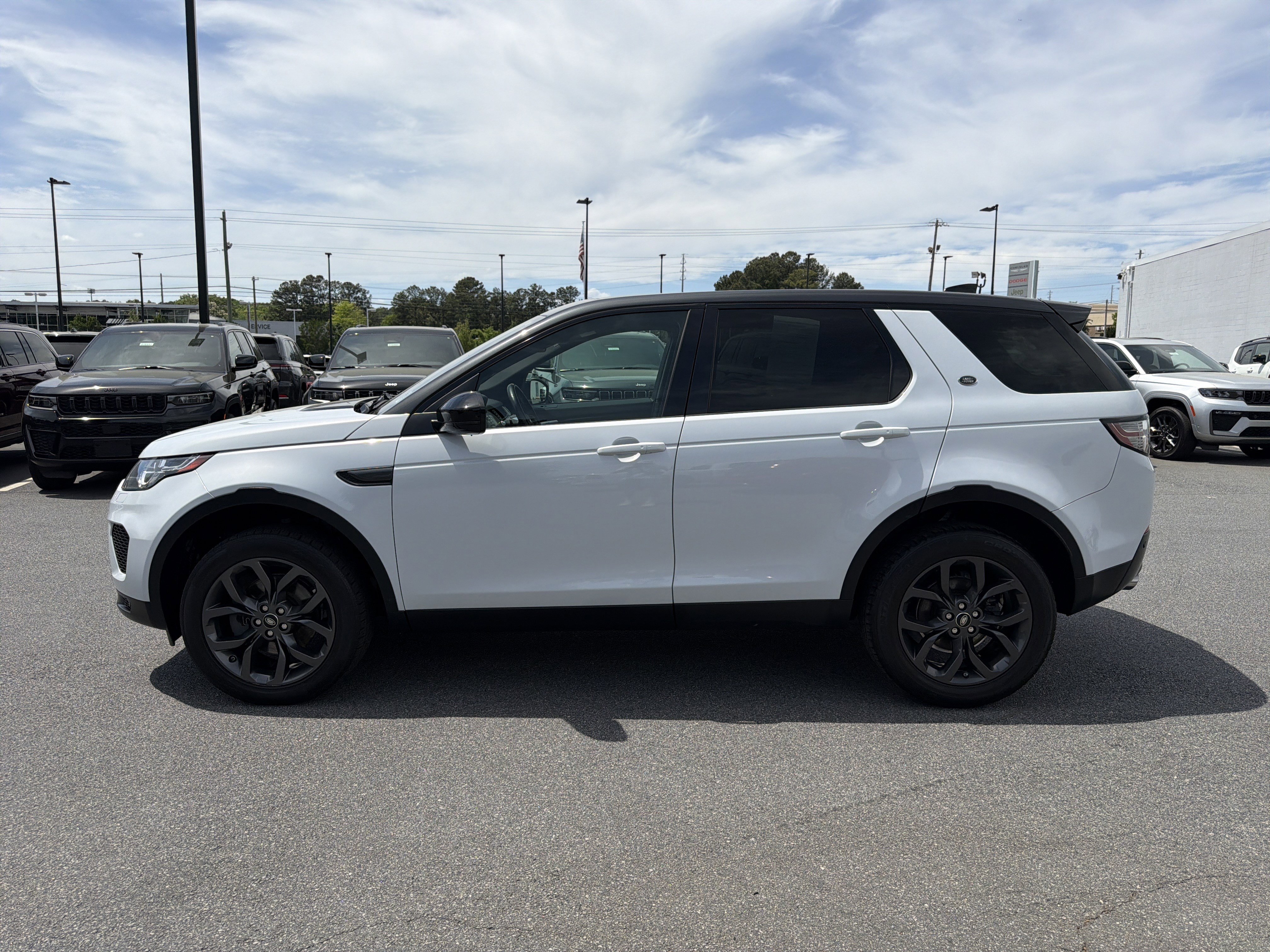 Used 2019 Land Rover Discovery Sport image 4