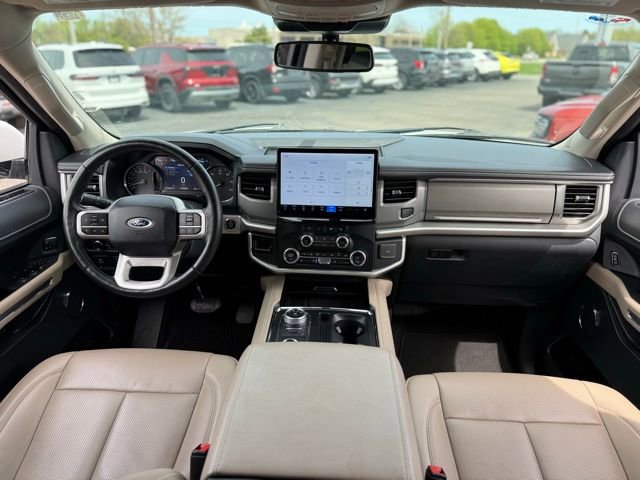 Used 2024 Ford Expedition Max XLT AWD/4WD image 2
