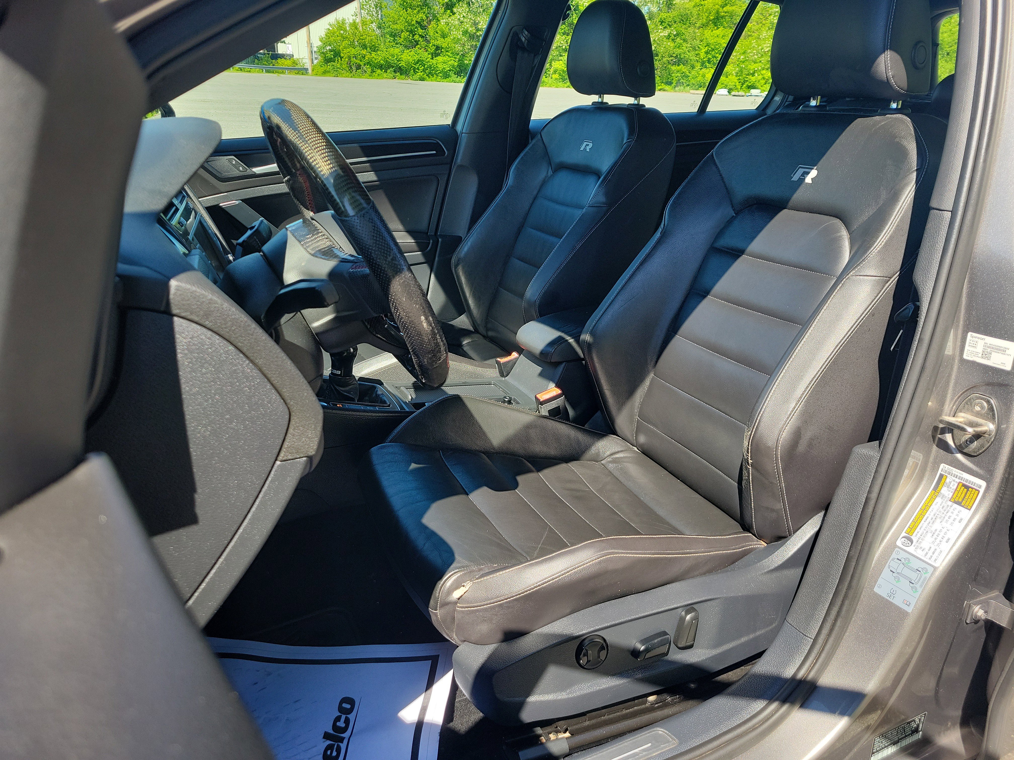 Used 2016 Volkswagen Golf R 4-Door AWD/4WD image 14