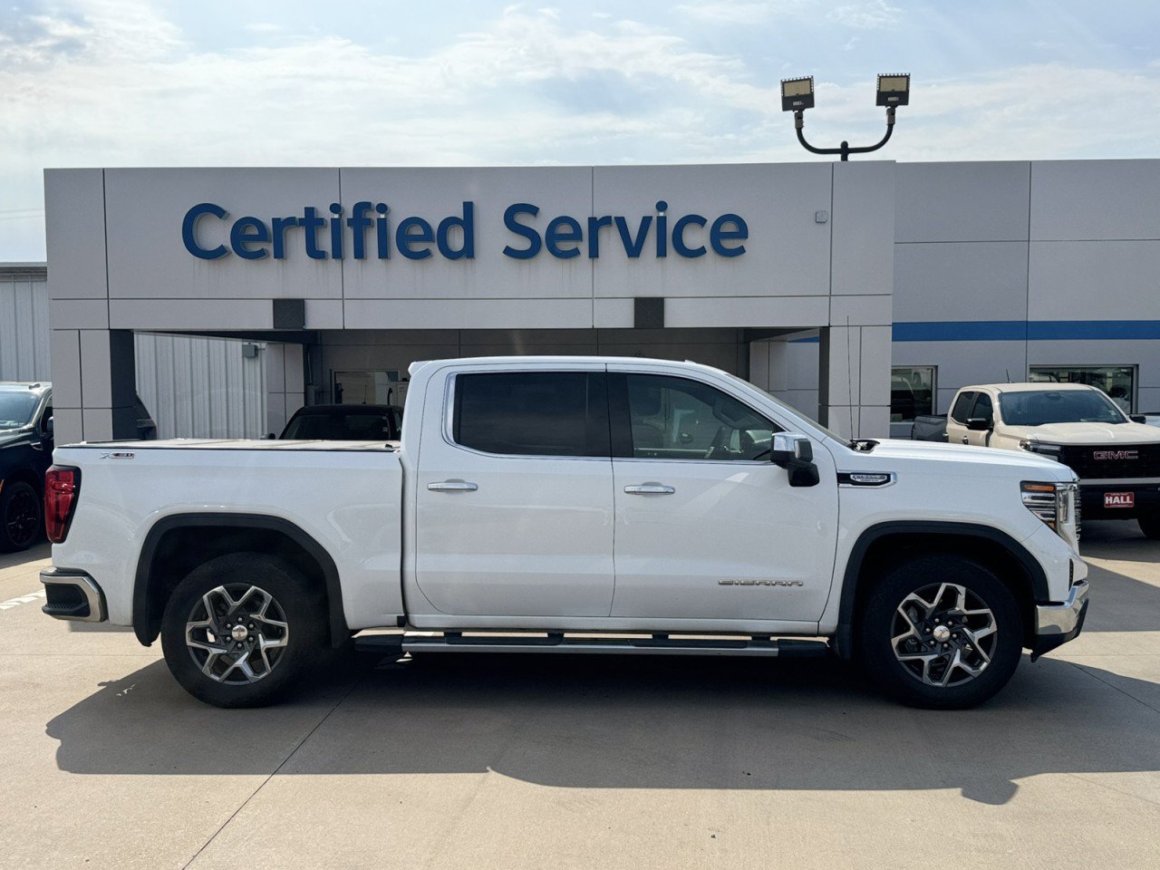Used 2024 GMC Sierra 1500 SLT AWD/4WD image 2