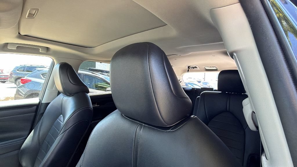 Used 2021 Toyota Highlander XLE FWD image 22