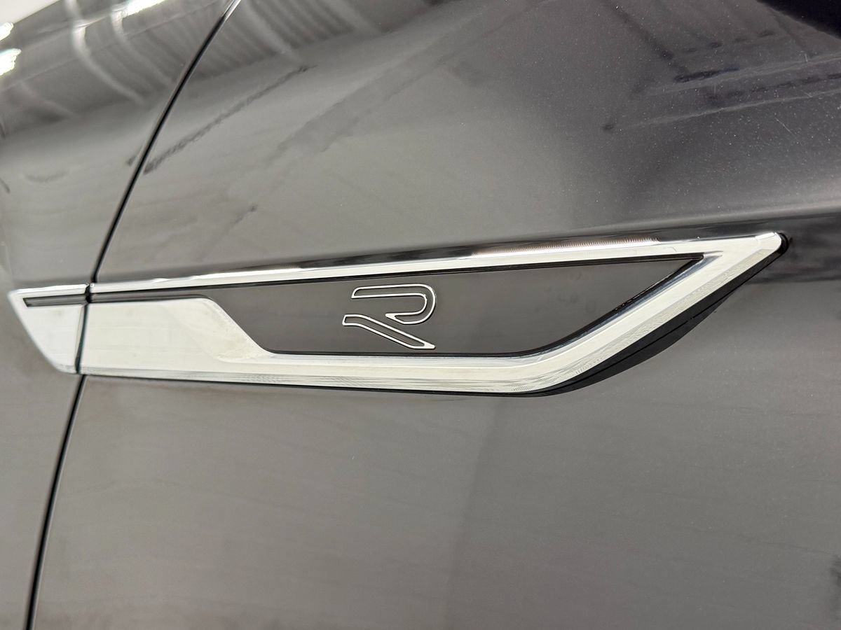 Used 2022 Volkswagen Atlas SEL Premium R-Line AWD/4WD image 9