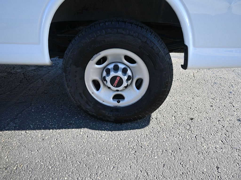 Used 2023 GMC Savana 2500 Extended w/ Enhanced Convenience Package image 24