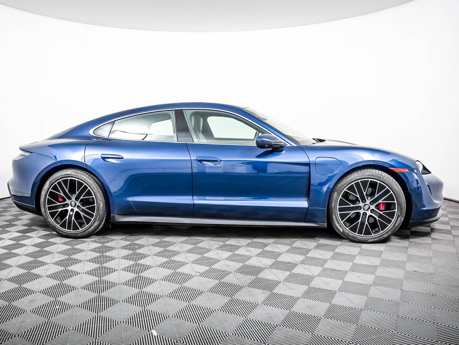 Certified 2023 Porsche Taycan 4S AWD/4WD image 9