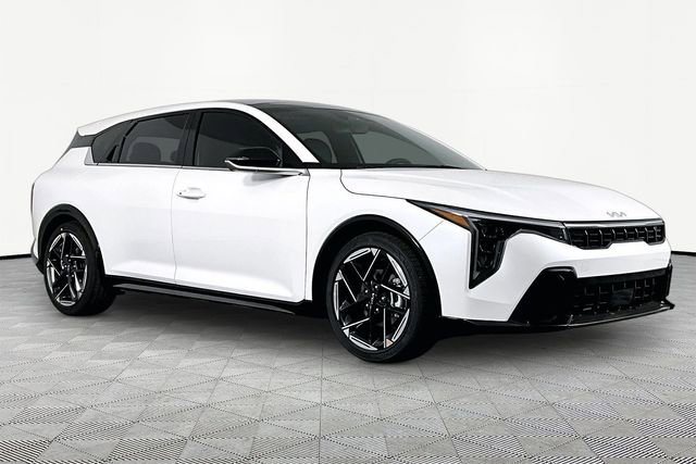 New 2026 Kia K4 GT-Line FWD image 3