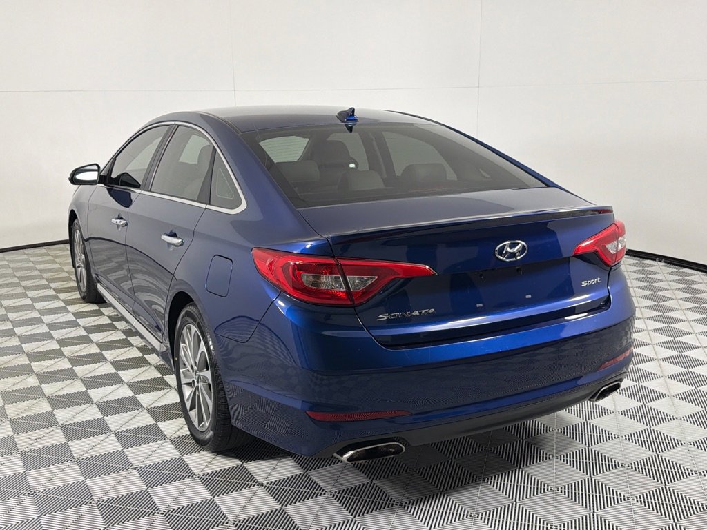 Used 2015 Hyundai Sonata Sport w/ Option Group 03 FWD image 6