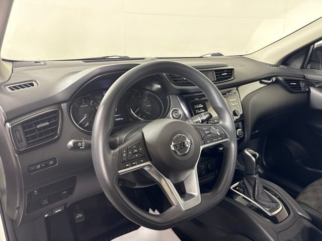 Used 2017 Nissan Rogue Sport SV AWD/4WD image 17