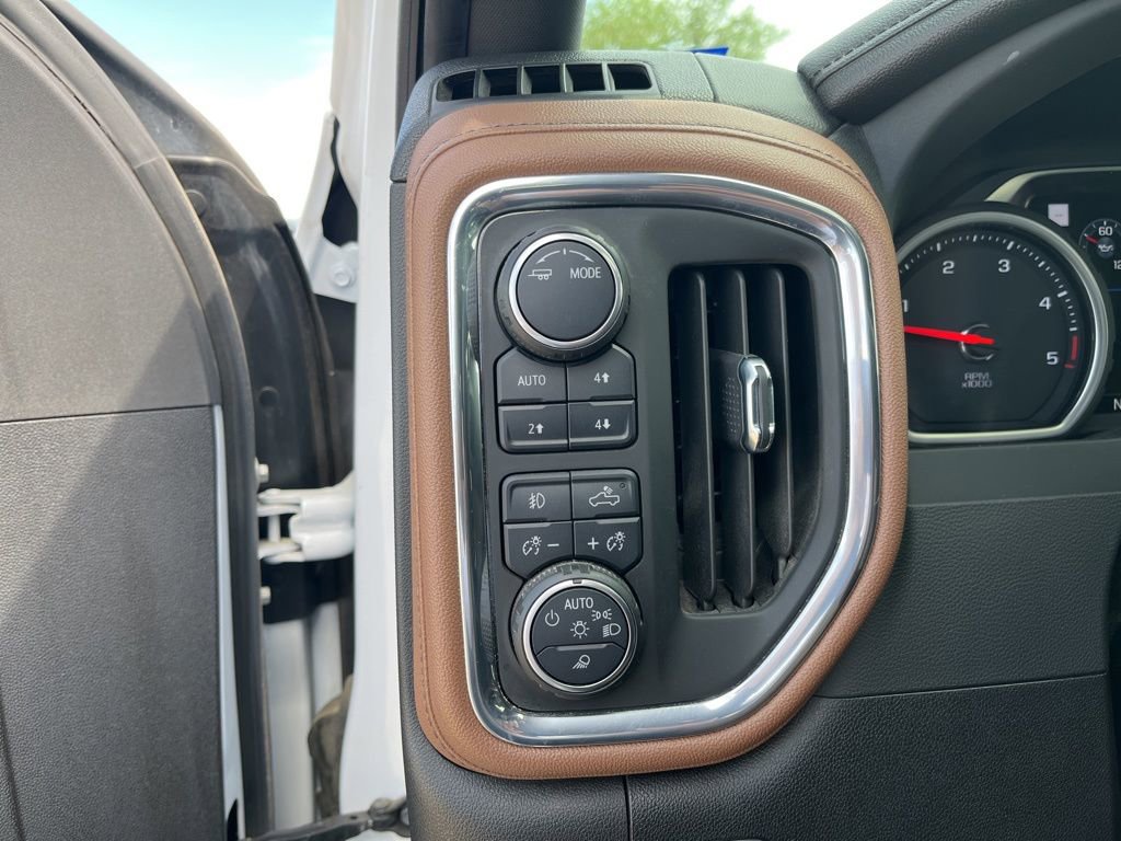 Used 2023 Chevrolet Silverado 2500 High Country w/ Safety Package II AWD/4WD image 15