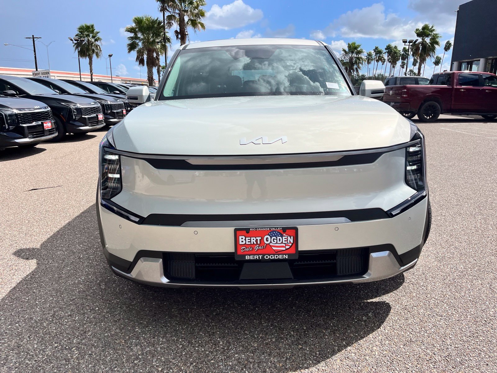 New 2026 Kia EV9 Light RWD image 2