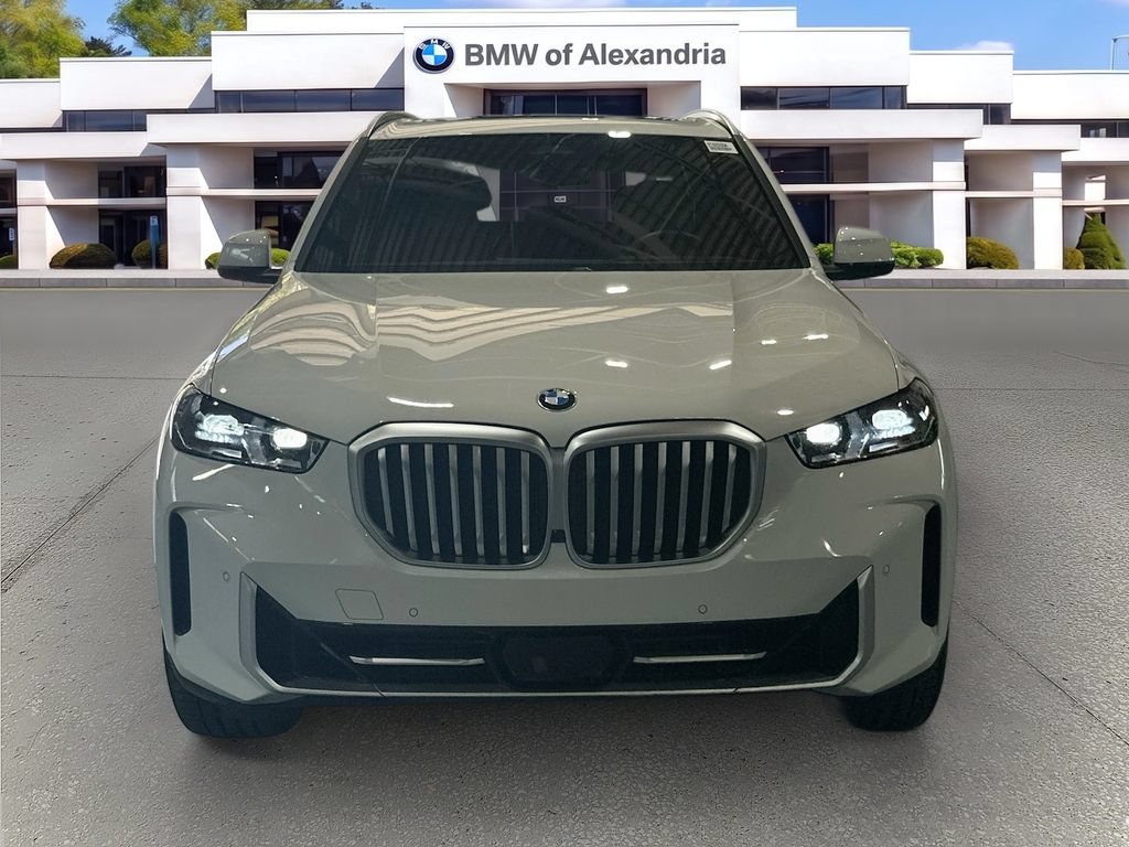 Used 2024 BMW X5 sDrive40i w/ Premium Package RWD image 2
