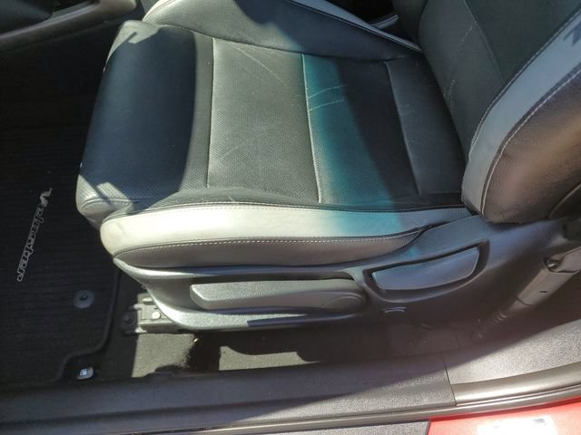 Used 2016 Hyundai Veloster Turbo FWD image 17