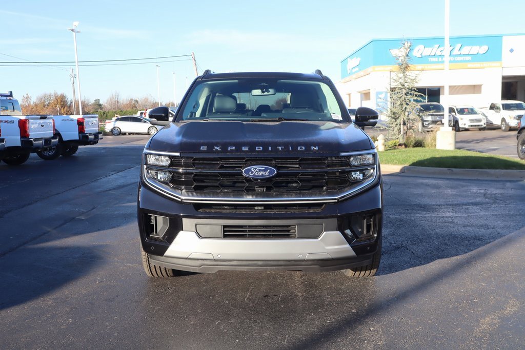 New 2025 Ford Expedition Platinum w/ Driver's Package image 10