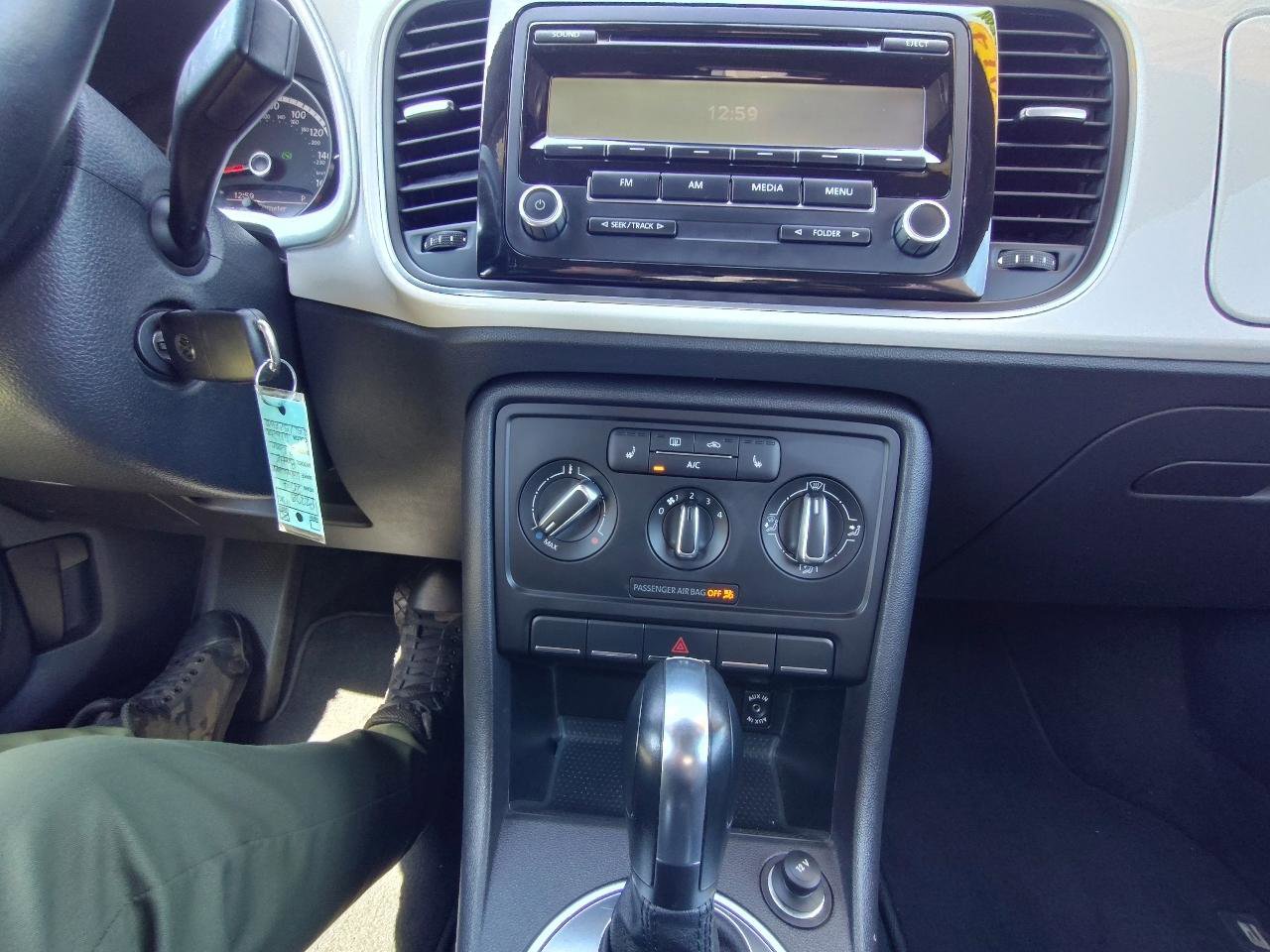 Used 2014 Volkswagen Beetle 2.5 image 22