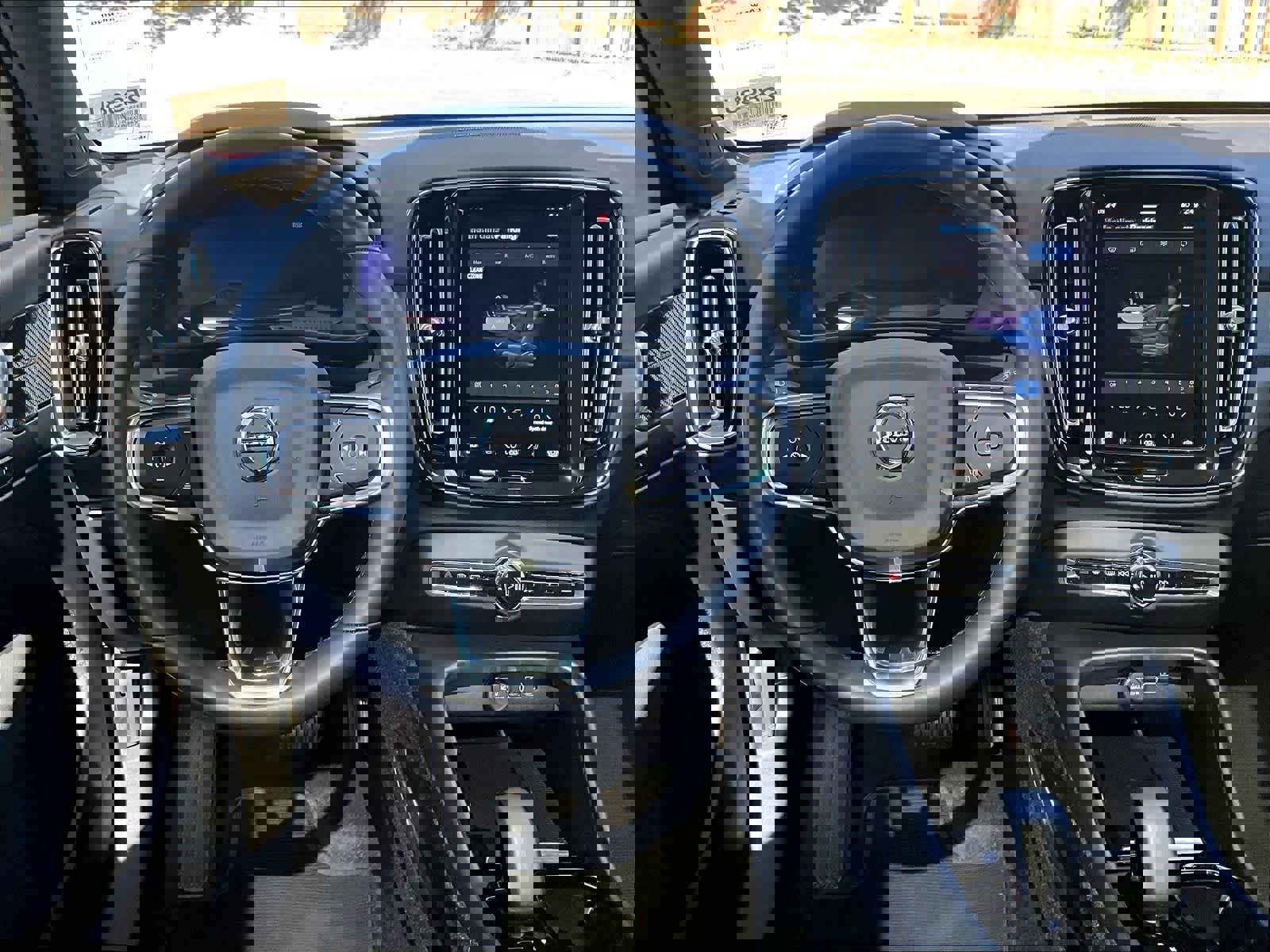 Used 2022 Volvo C40 P8 Recharge Ultimate image 8