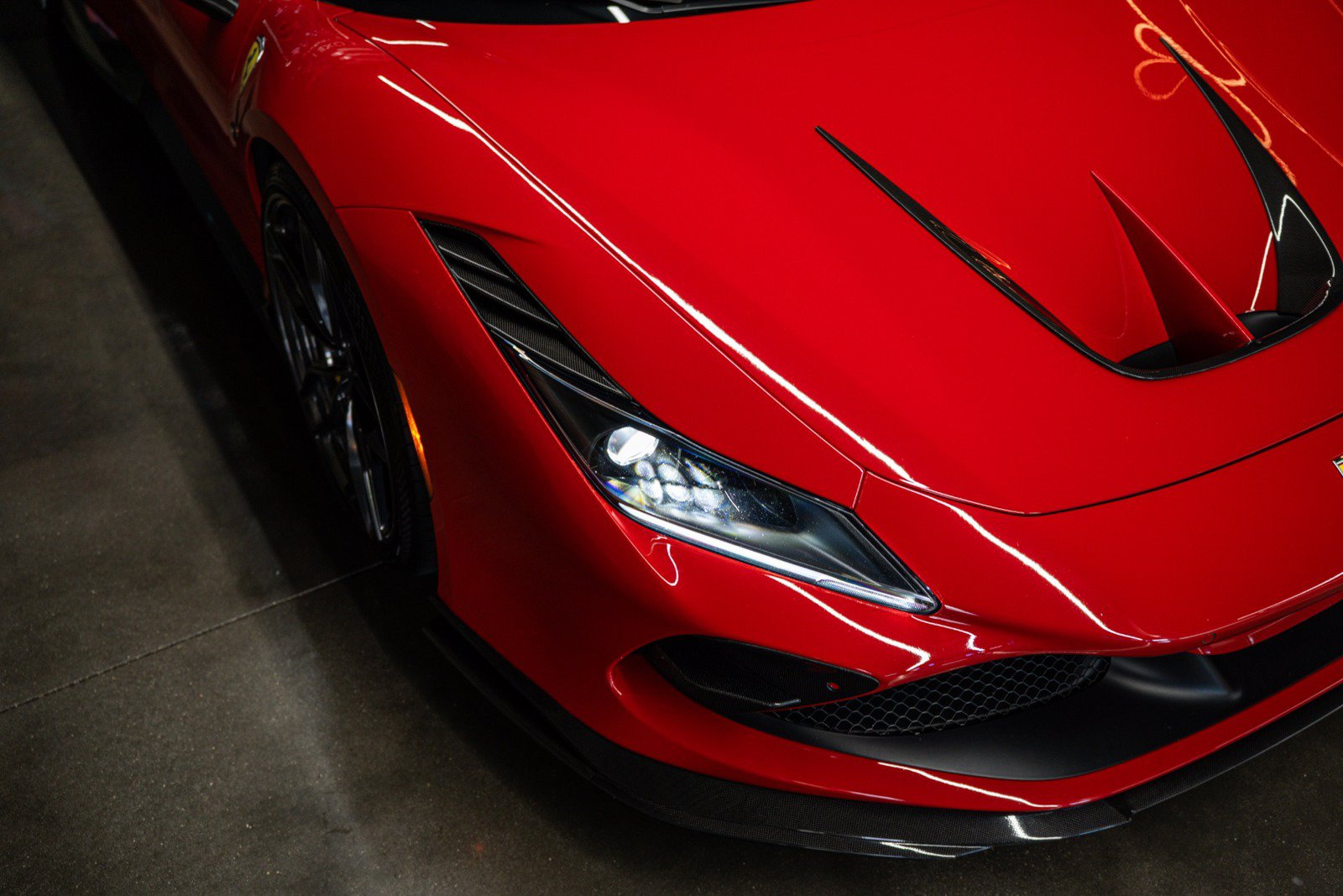 Used 2021 Ferrari F8 Tributo RWD image 14