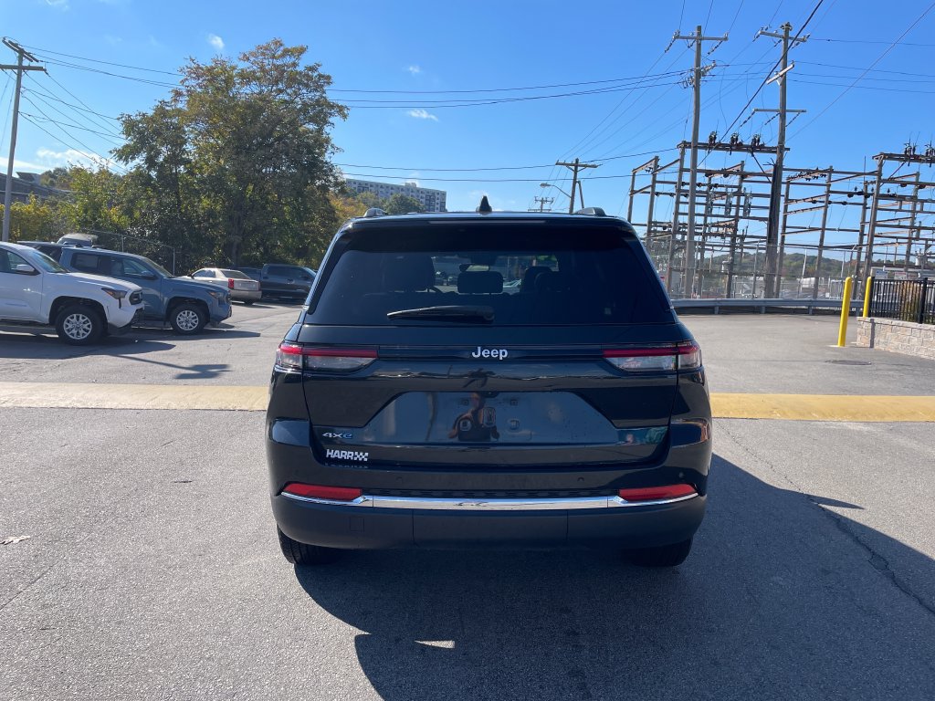 Used 2024 Jeep Grand Cherokee Limited 4xe AWD/4WD image 4