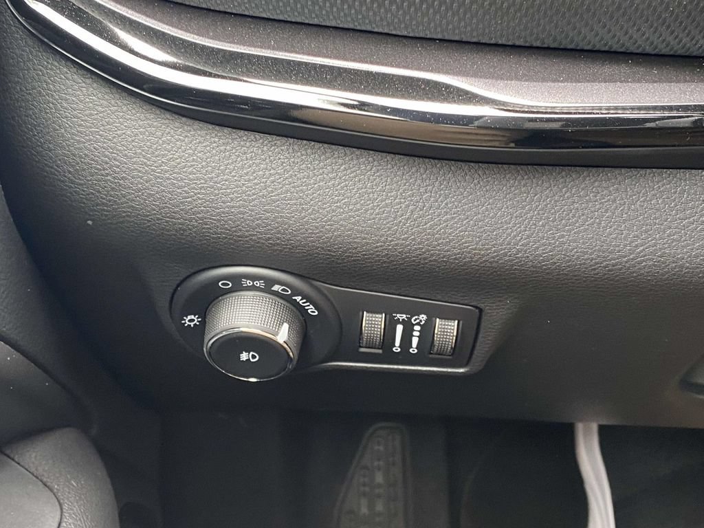 New 2026 Jeep Compass Latitude AWD/4WD image 31