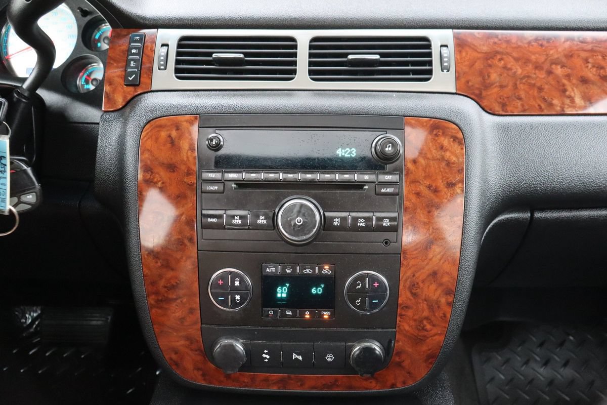 Used 2008 Chevrolet Silverado 2500 LTZ w/ Safety Package AWD/4WD image 35