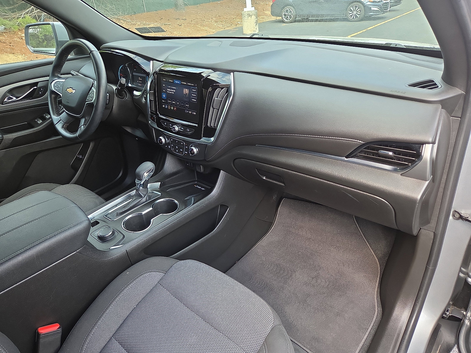 Used 2023 Chevrolet Traverse LT AWD/4WD image 14