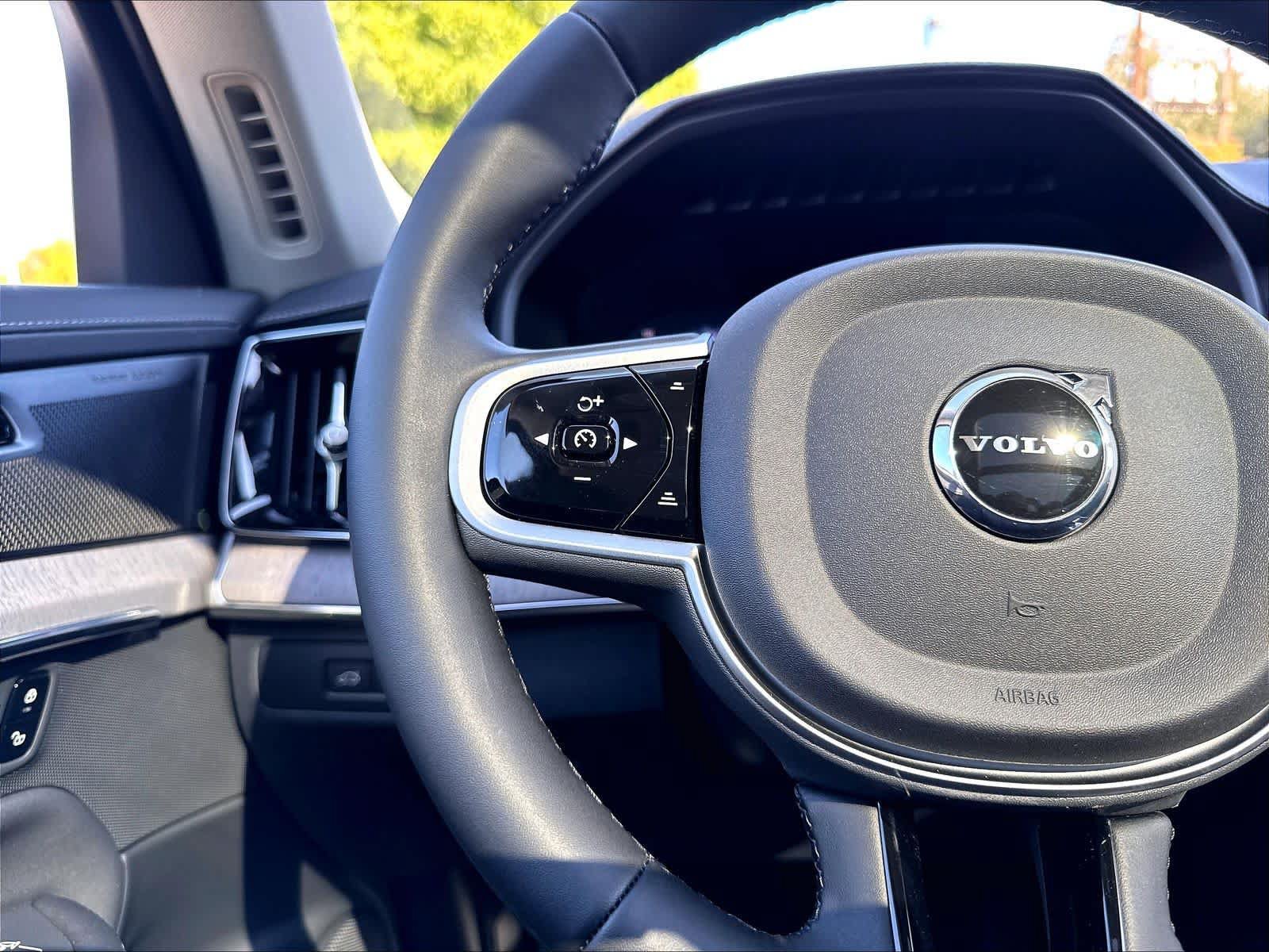 New 2026 Volvo XC90 T8 Ultra w/ Protection Package AWD/4WD image 17
