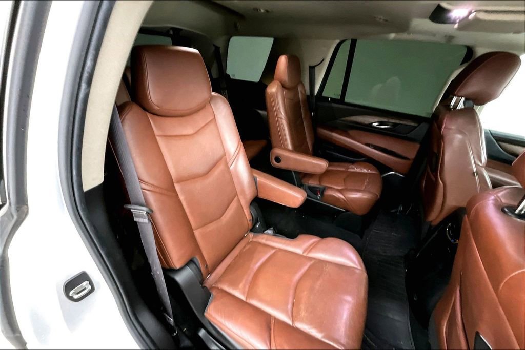 Used 2016 Cadillac Escalade Premium image 35