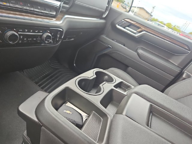 Used 2024 Chevrolet Silverado 1500 LT AWD/4WD image 23