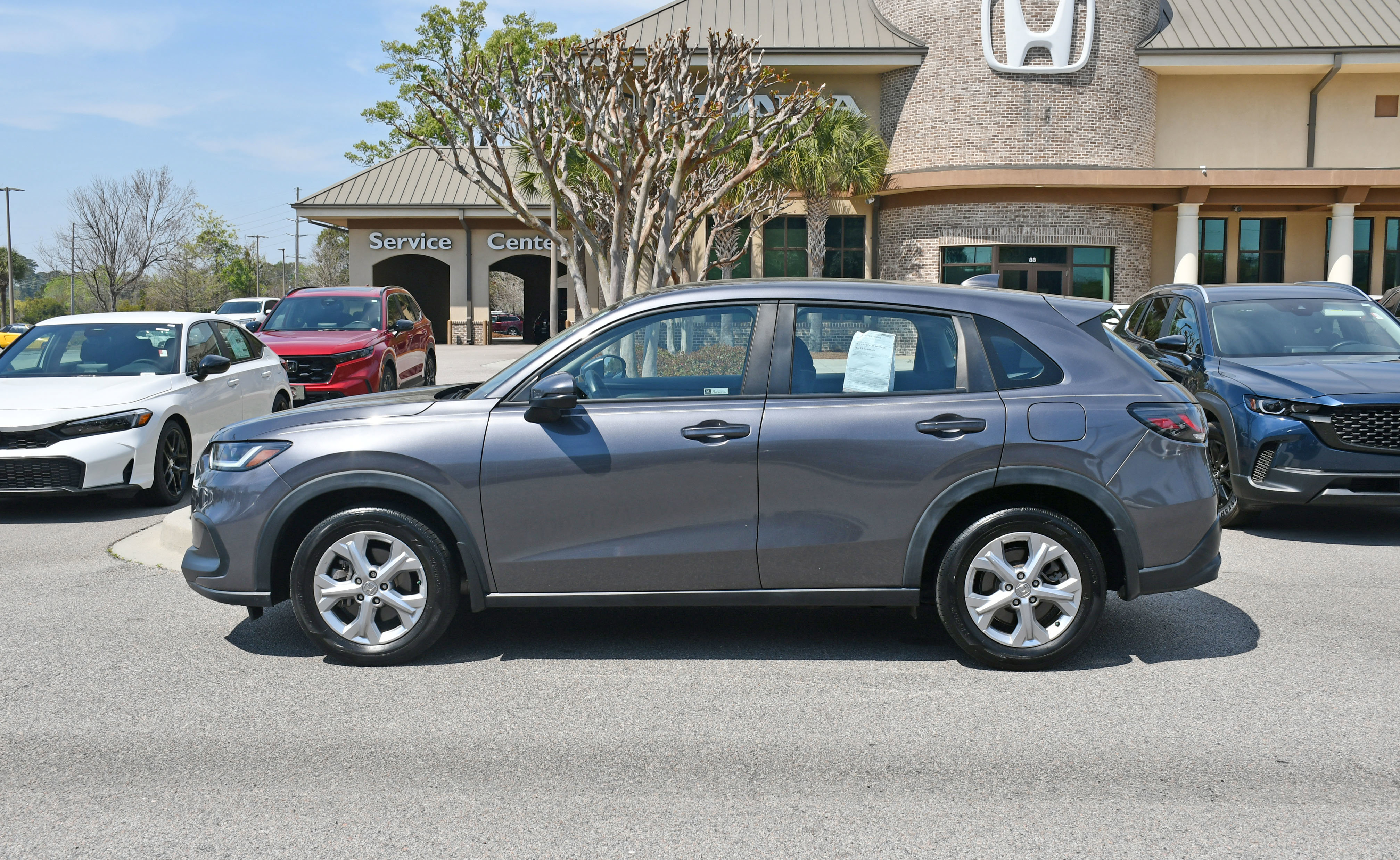 Used 2024 Honda HR-V LX image 2