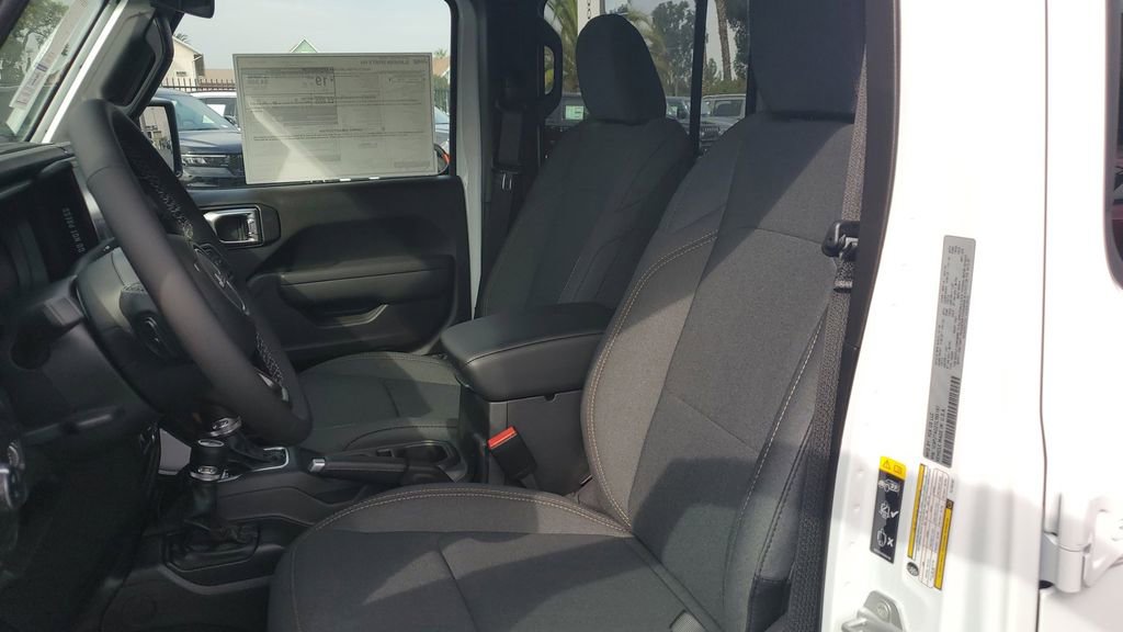 New 2026 Jeep Gladiator Sport image 17