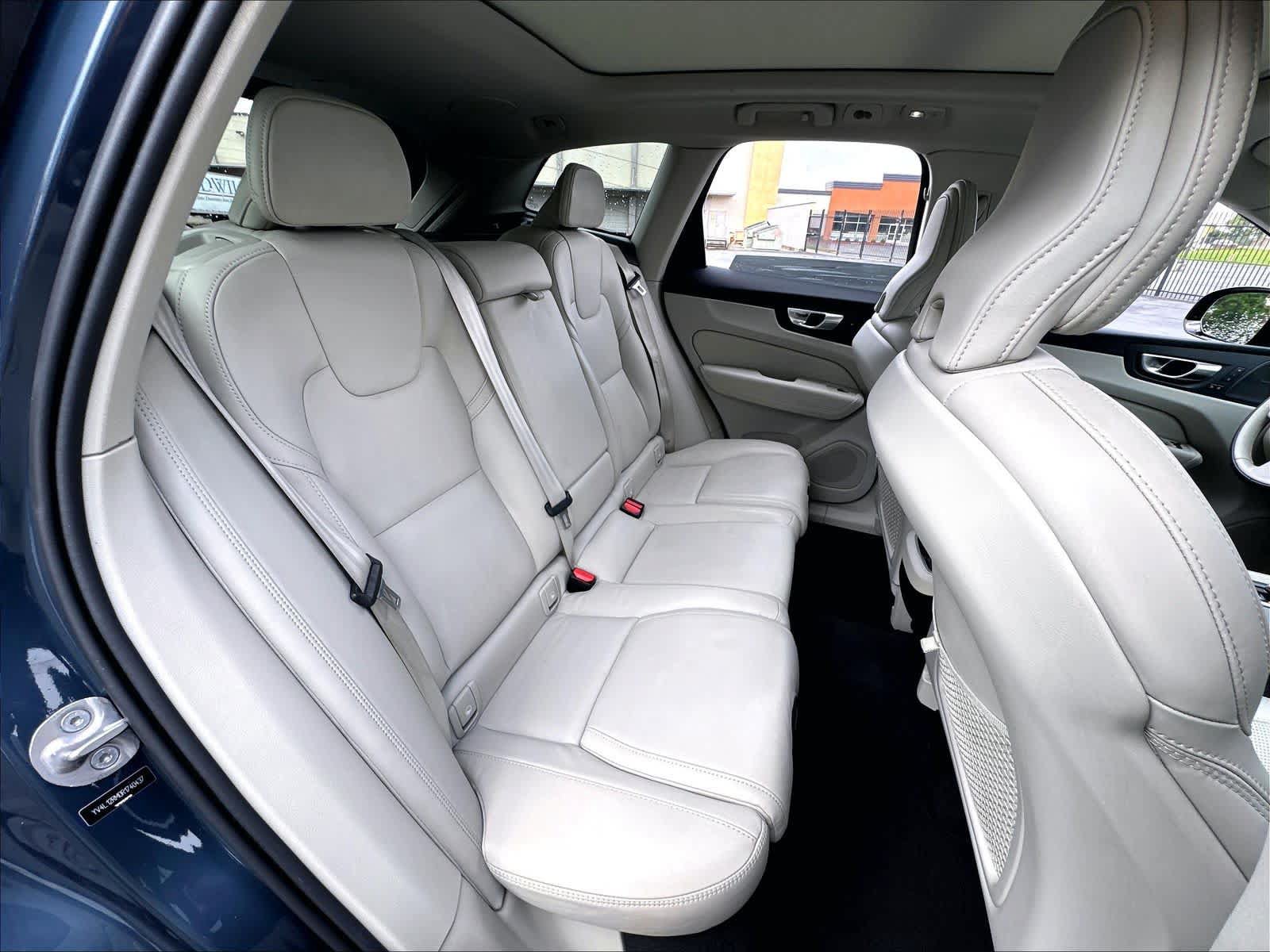 Used 2024 Volvo XC60 B5 Ultimate w/ Protection Package Premier AWD/4WD image 30