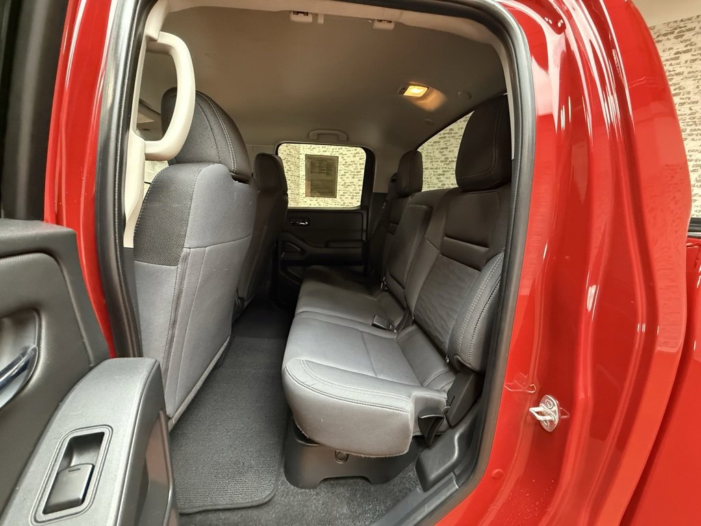 Used 2023 Nissan Frontier SV image 15