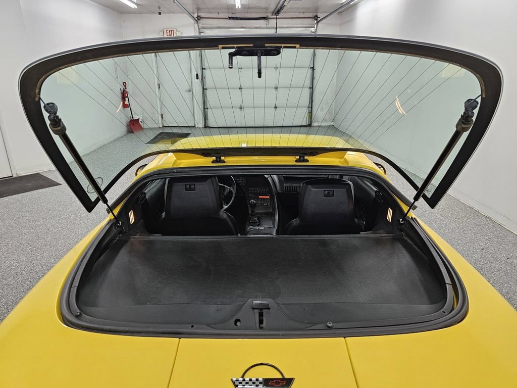 Used 1991 Chevrolet Corvette Coupe RWD image 22