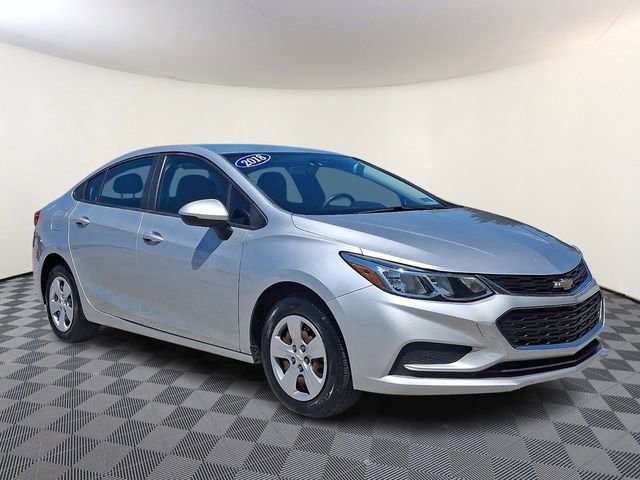 Used 2018 Chevrolet Cruze LS FWD image 1