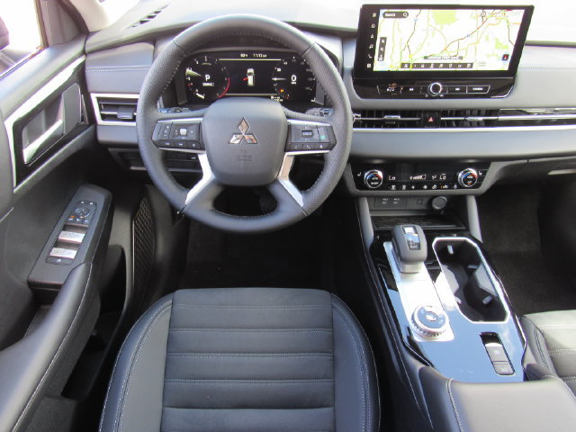 New 2026 Mitsubishi Outlander SE FWD image 17