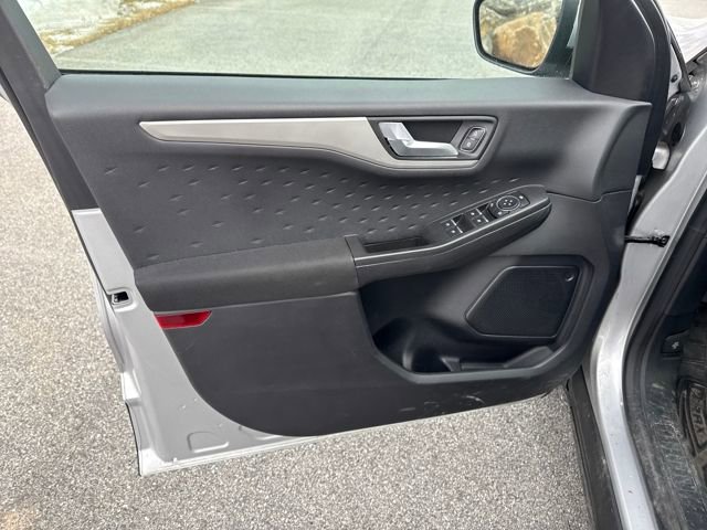 Used 2020 Ford Escape SE image 15