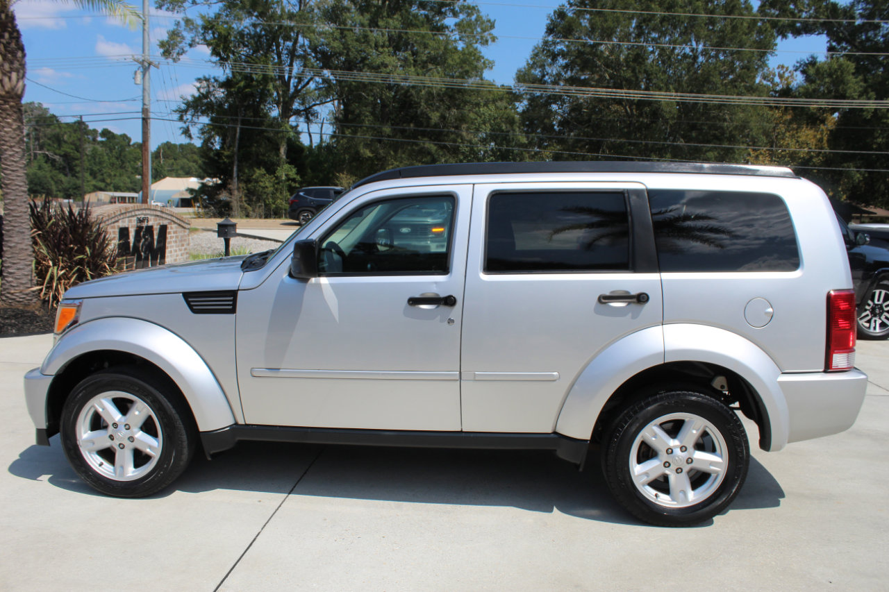Used 2007 Dodge Nitro SLT image 2