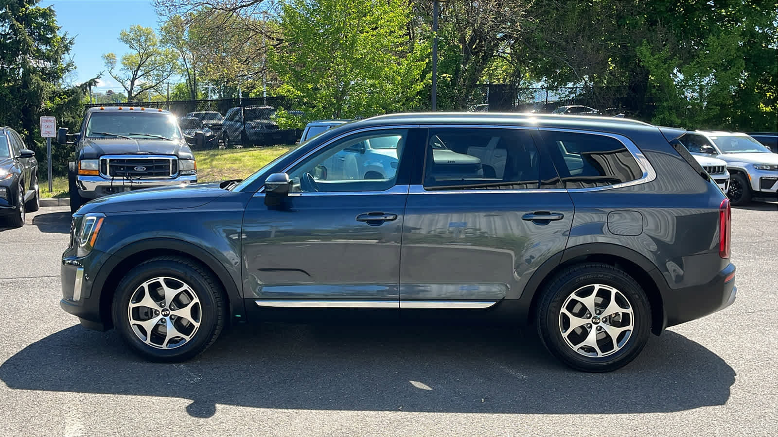 Used 2020 Kia Telluride EX AWD/4WD image 8