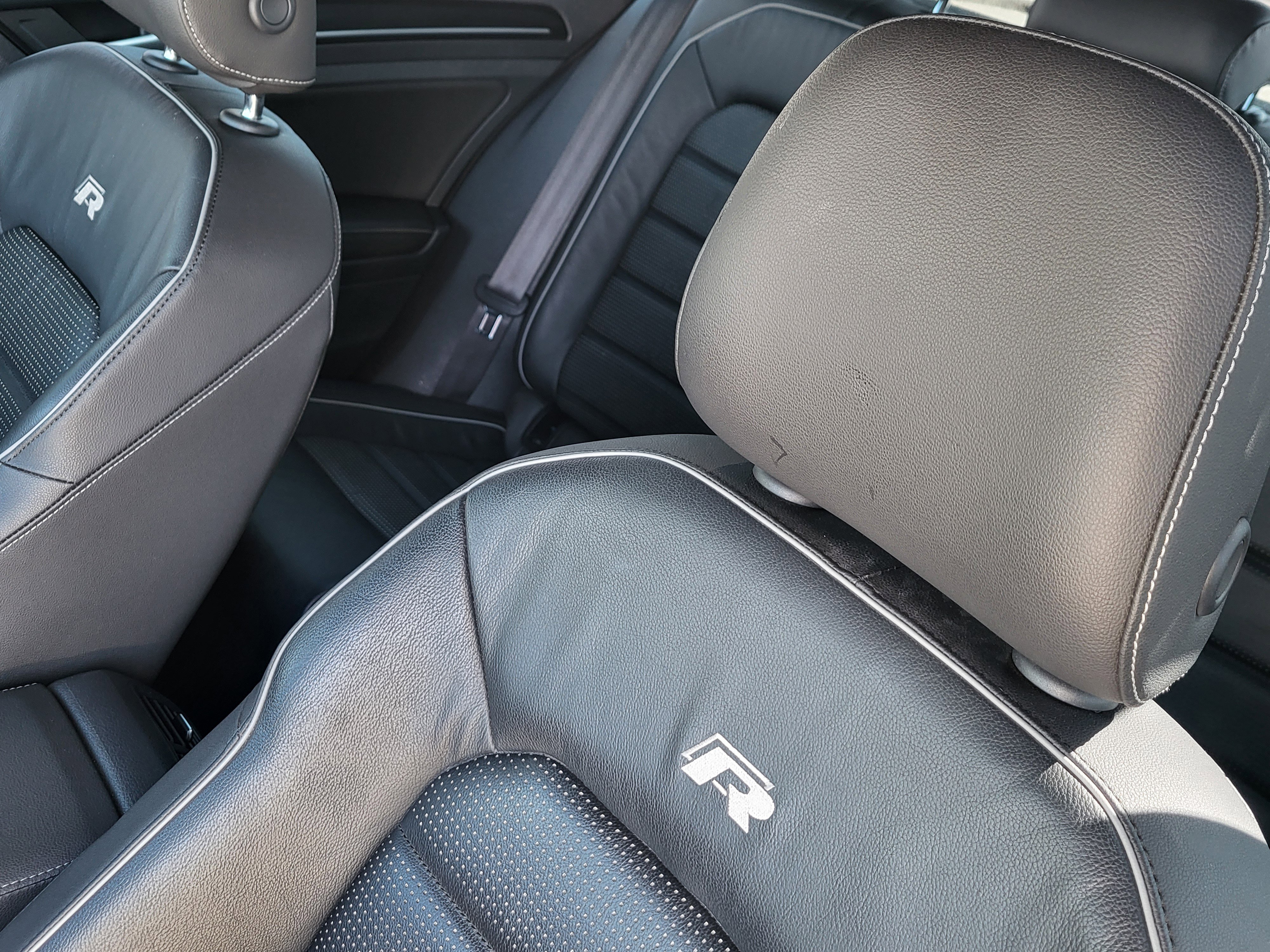 Used 2018 Volkswagen Golf R DCC & Navigation 4Motion image 27