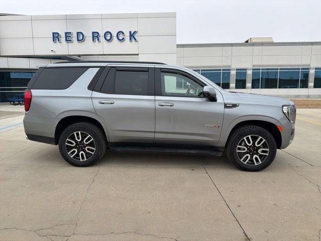 Used 2024 GMC Yukon AT4 w/ Technology Package image 2