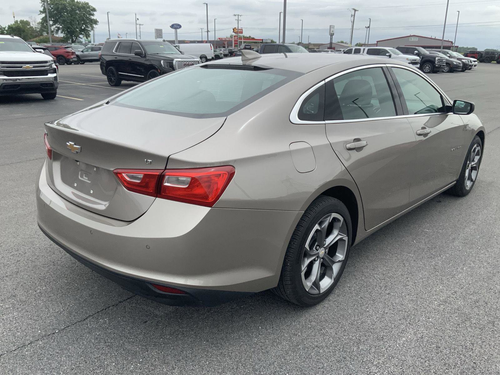 Used 2024 Chevrolet Malibu LT FWD image 11