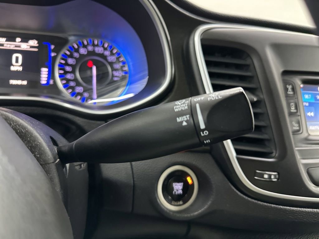 Used 2015 Chrysler 200 Limited image 37