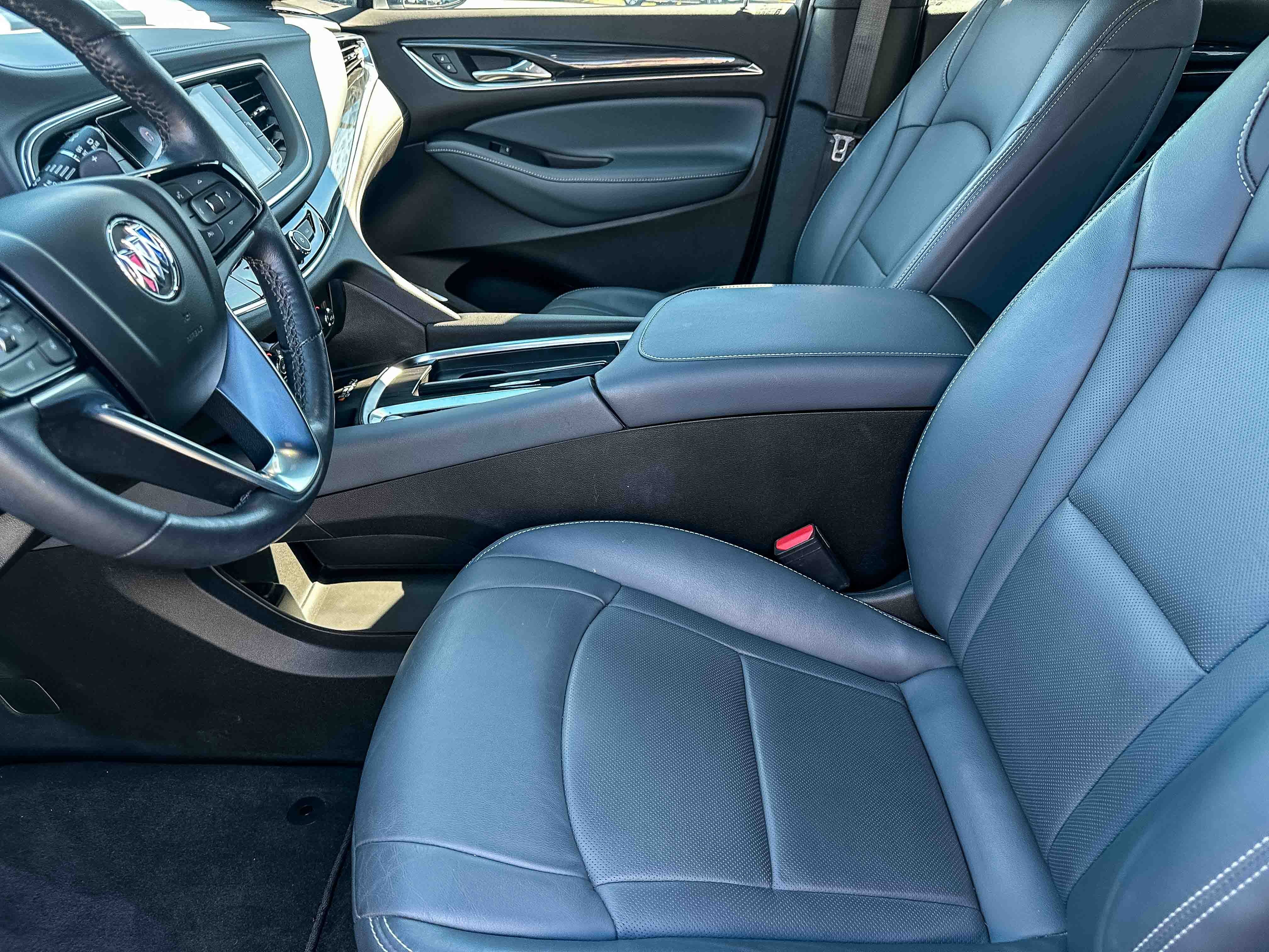Used 2023 Buick Enclave Essence w/ Sport Touring Edition FWD image 13
