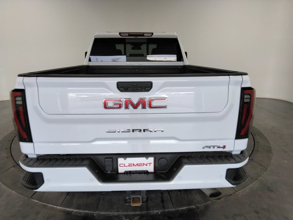Used 2025 GMC Sierra 2500 AT4 image 6