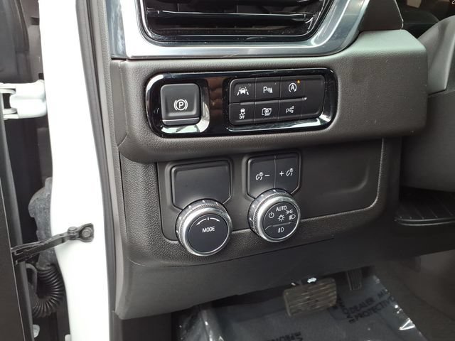 Used 2025 GMC Yukon Denali RWD image 14