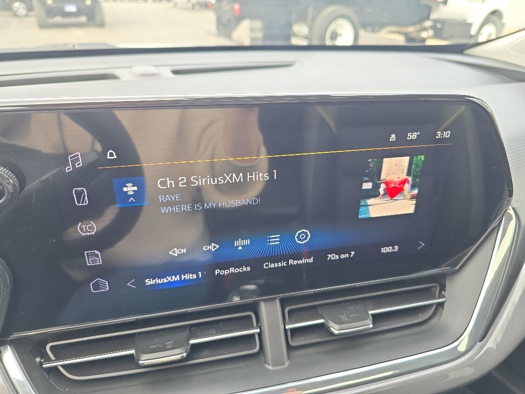 Used 2025 Chevrolet Trax ACTIV w/ Sunroof Package image 26