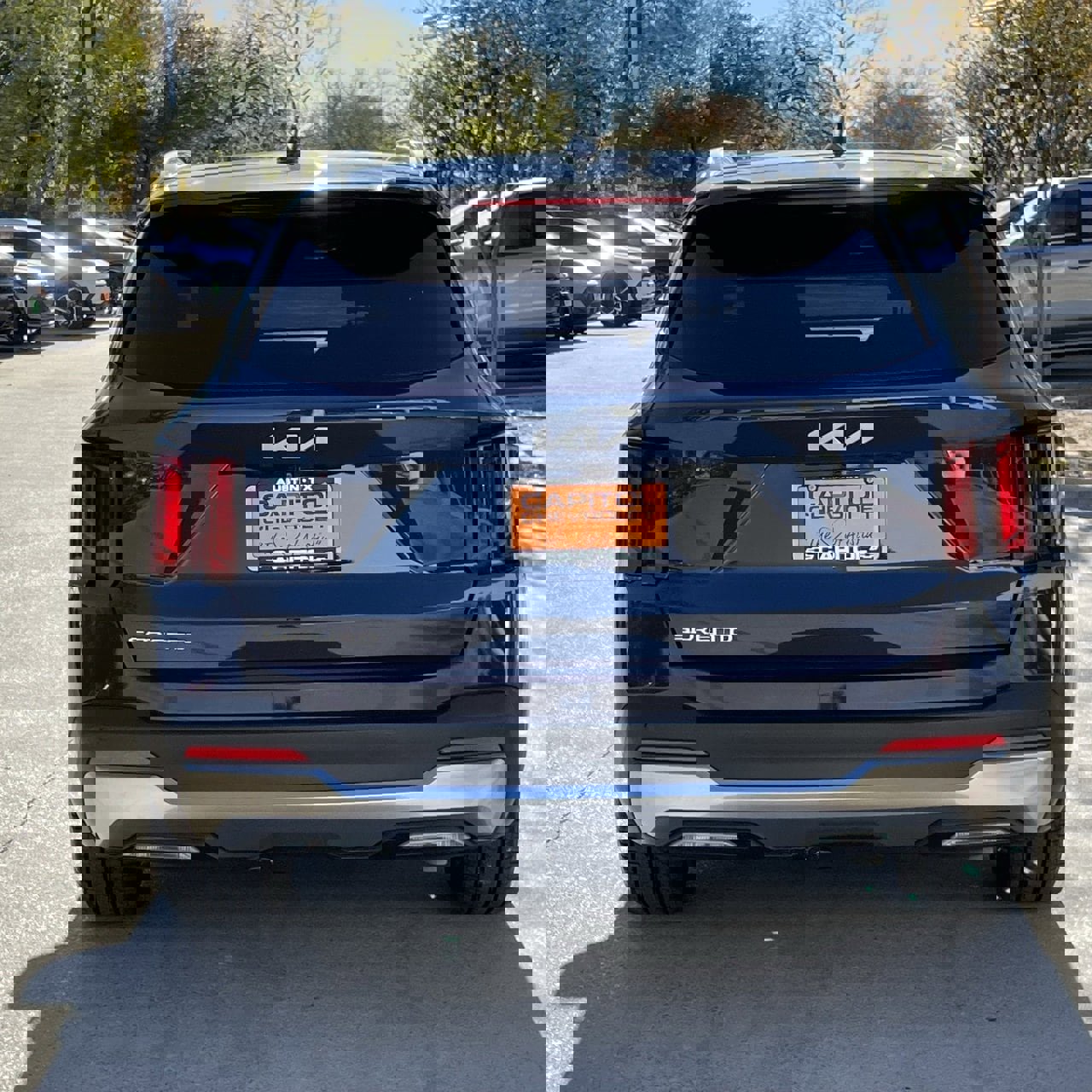 Used 2024 Kia Sorento EX w/ Panoramic Sunroof Package image 5