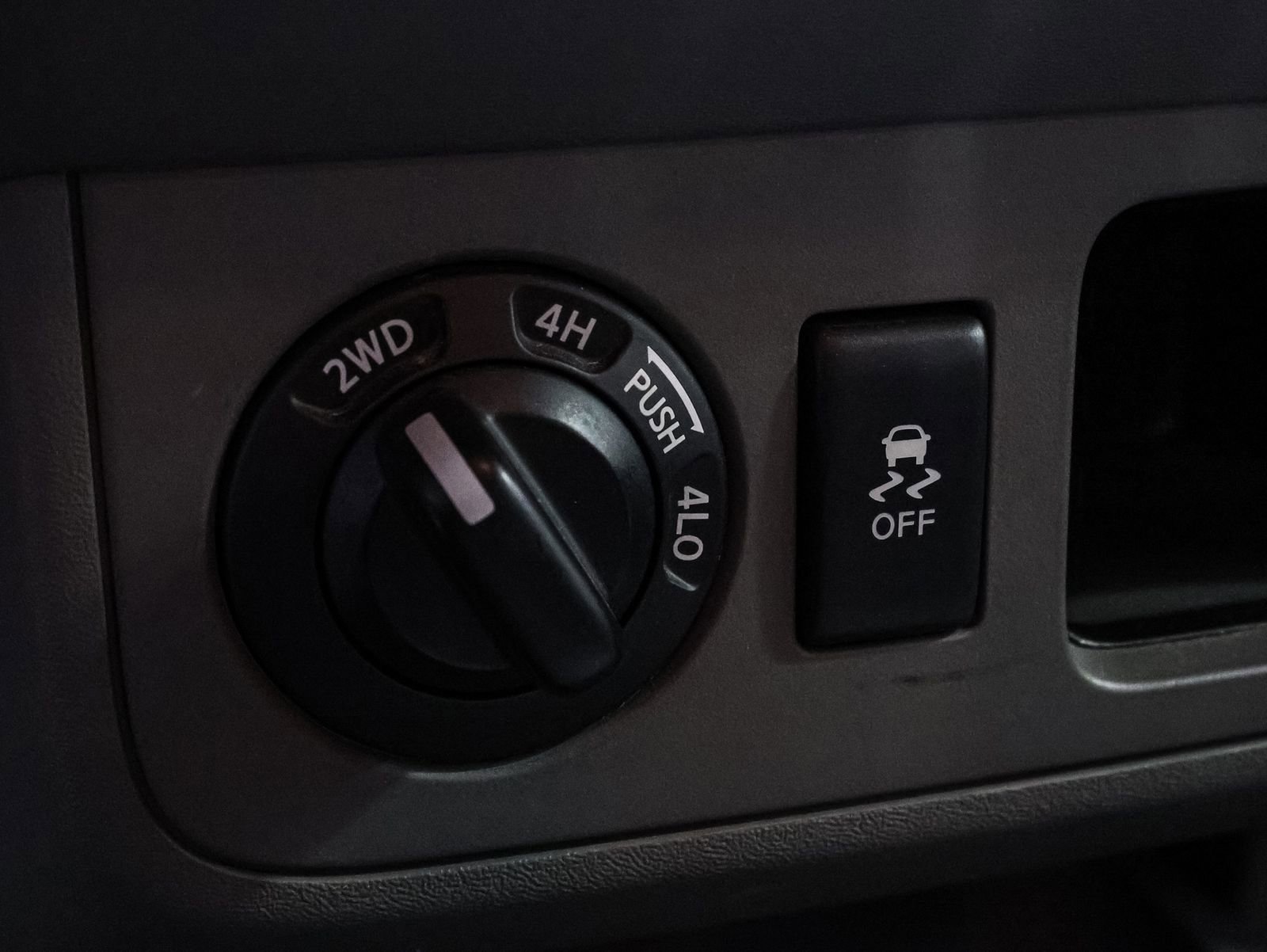 Used 2019 Nissan Frontier SV image 28