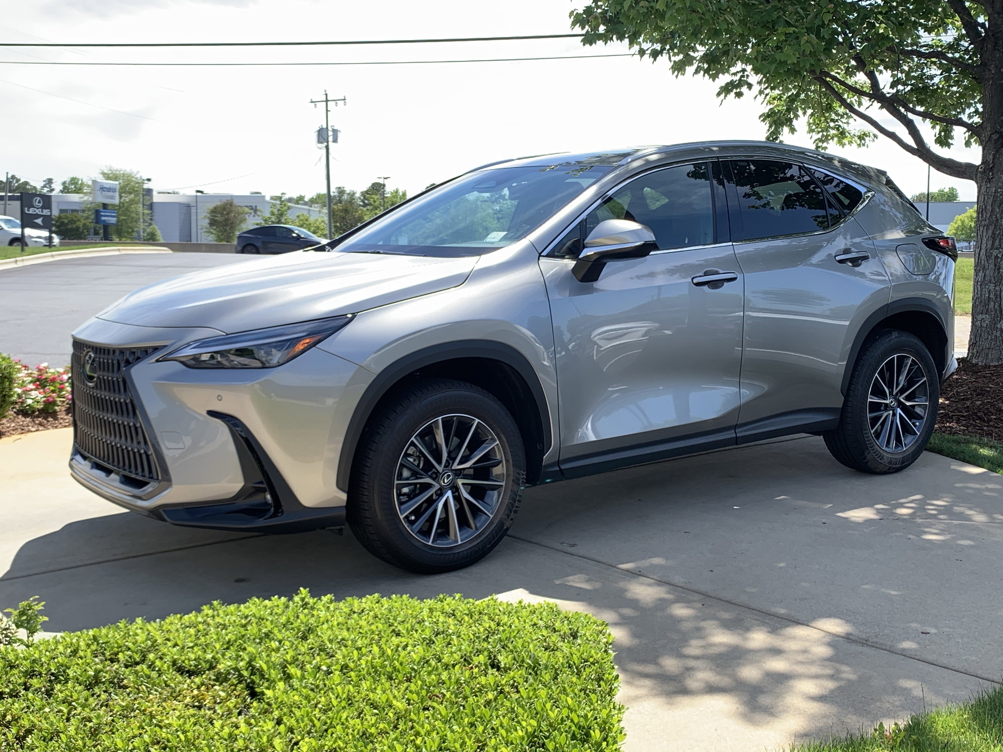 Used 2025 Lexus NX 250 FWD w/ Accessory Package (Z1) image 5