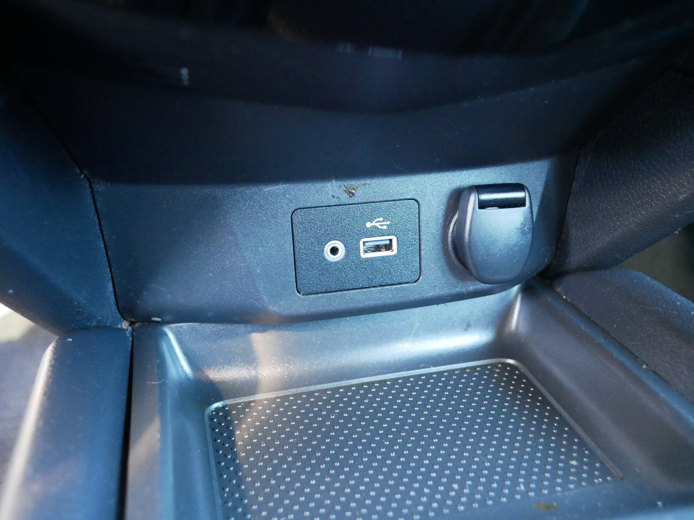 Used 2018 Nissan Rogue S image 32